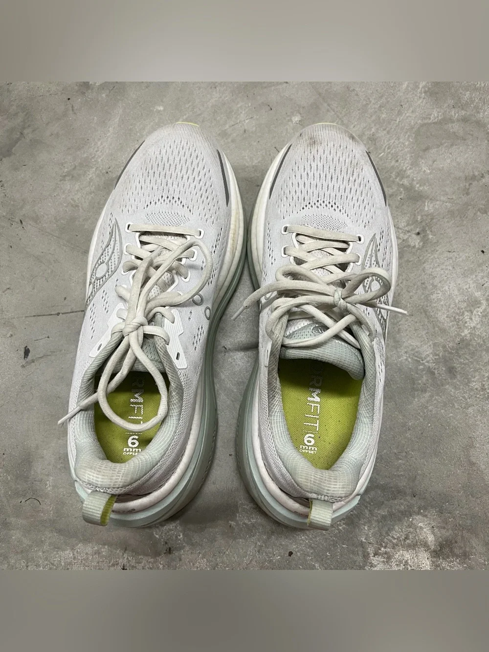 Saucony Hurricane 25 Women's Running Shoes Size 10.5 White Gray